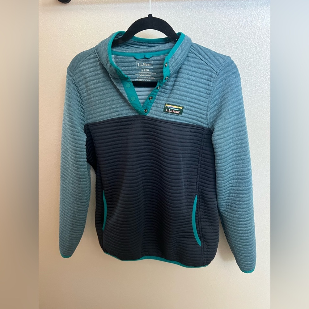 L.L. Bean Teal and Navy Quilted Pullover